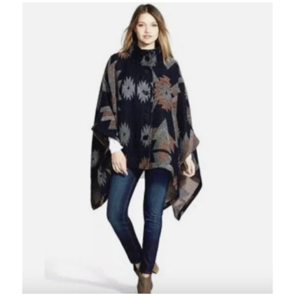 Thread & Supply Poncho Womens XS/S Button Front Aztec Western Cape Shawl Ruana - Picture 2 of 11